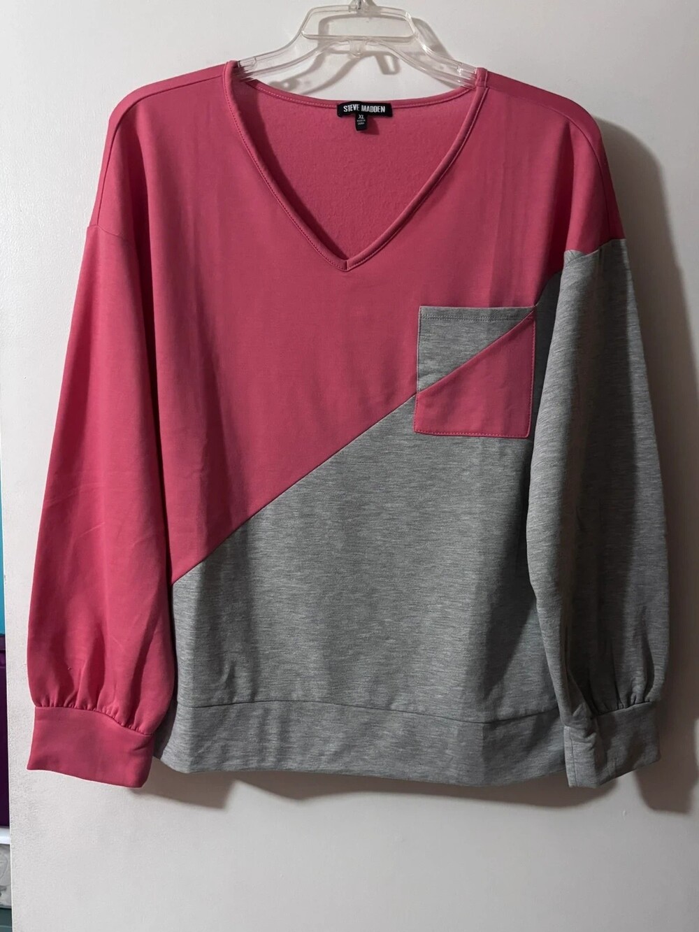 Steve Madden Colorblock V-Neck Sweatshirt | Pink & Grey Pullover XL